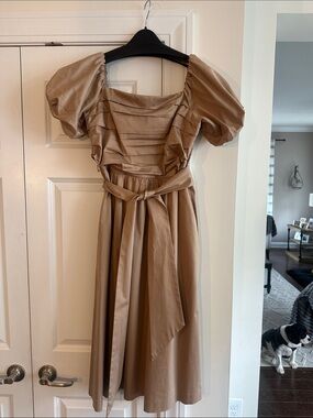 Elie Tahari Elegant Puff-Sleeve Midi Dress in Tan